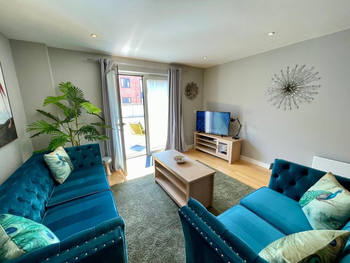 Stunning 2-Bed Town Centre Apartment - Hosted By Hutch Lifestyle Leamington Spa Dış mekan fotoğraf