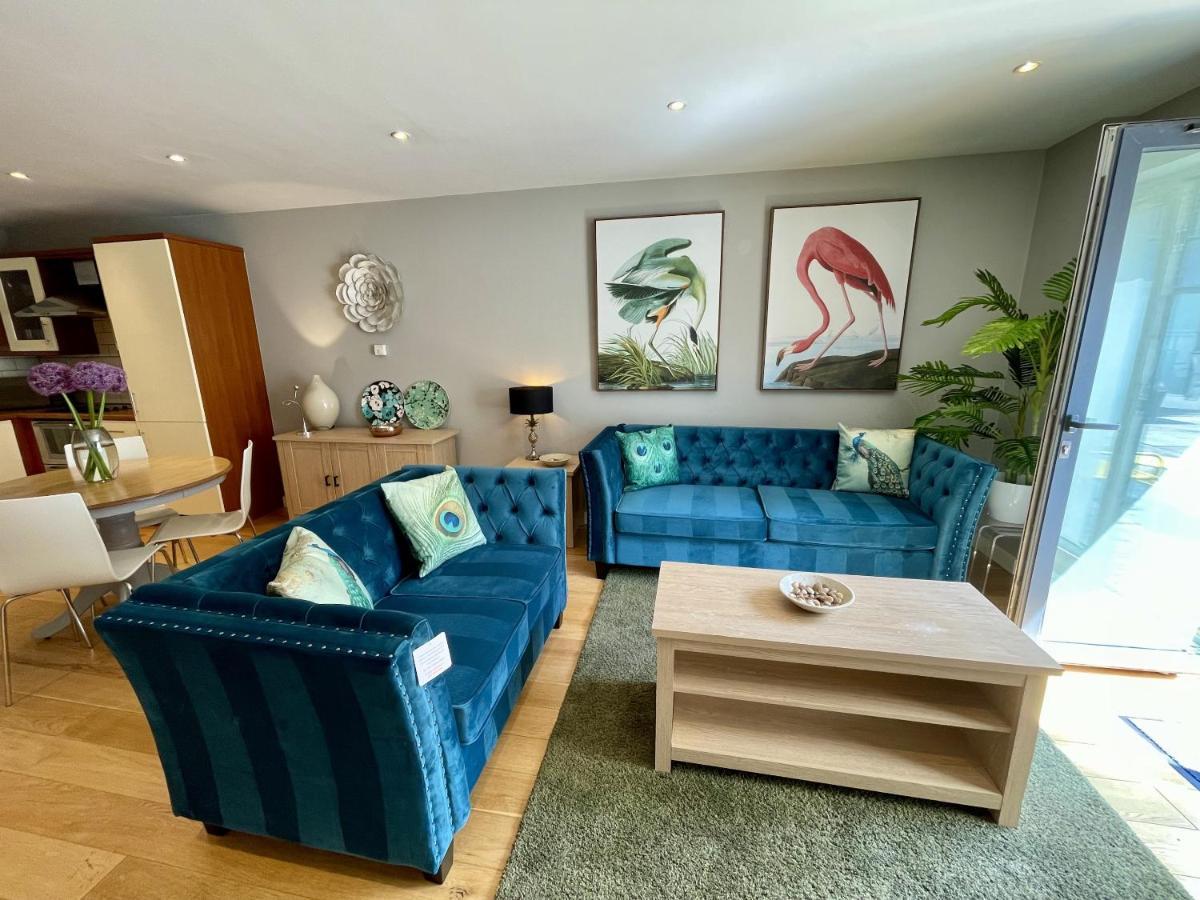 Stunning 2-Bed Town Centre Apartment - Hosted By Hutch Lifestyle Leamington Spa Dış mekan fotoğraf