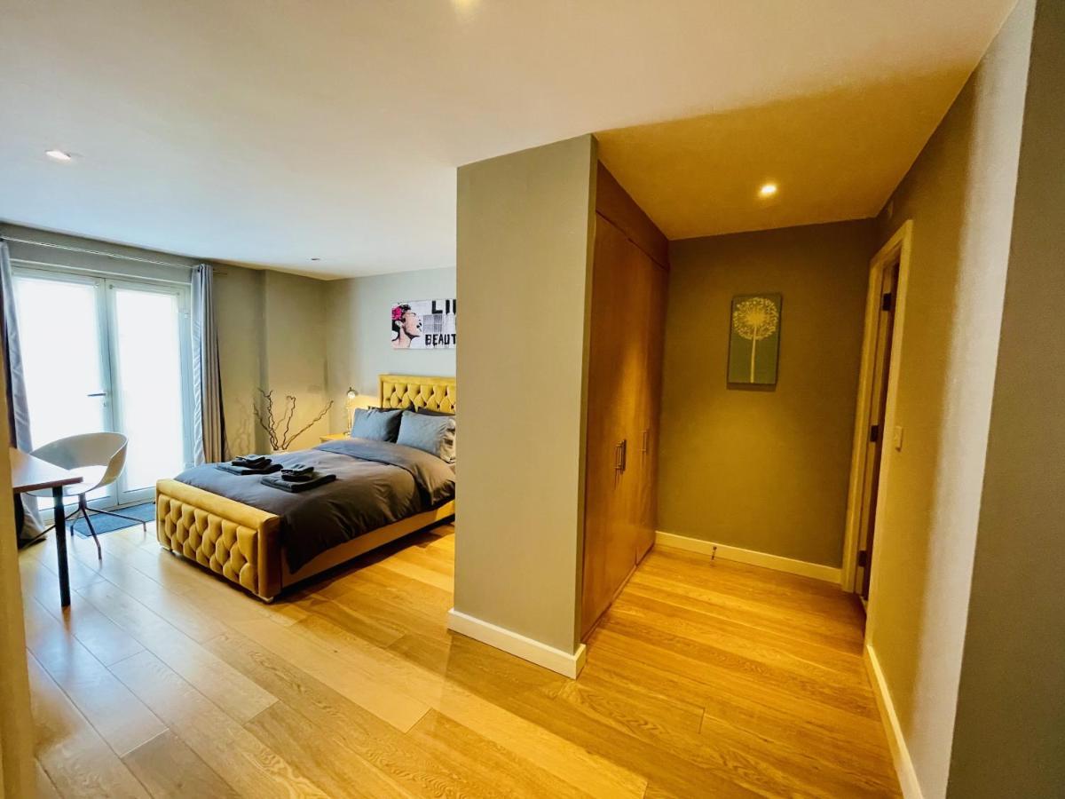 Stunning 2-Bed Town Centre Apartment - Hosted By Hutch Lifestyle Leamington Spa Dış mekan fotoğraf