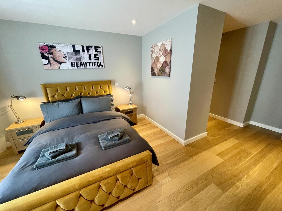 Stunning 2-Bed Town Centre Apartment - Hosted By Hutch Lifestyle Leamington Spa Dış mekan fotoğraf