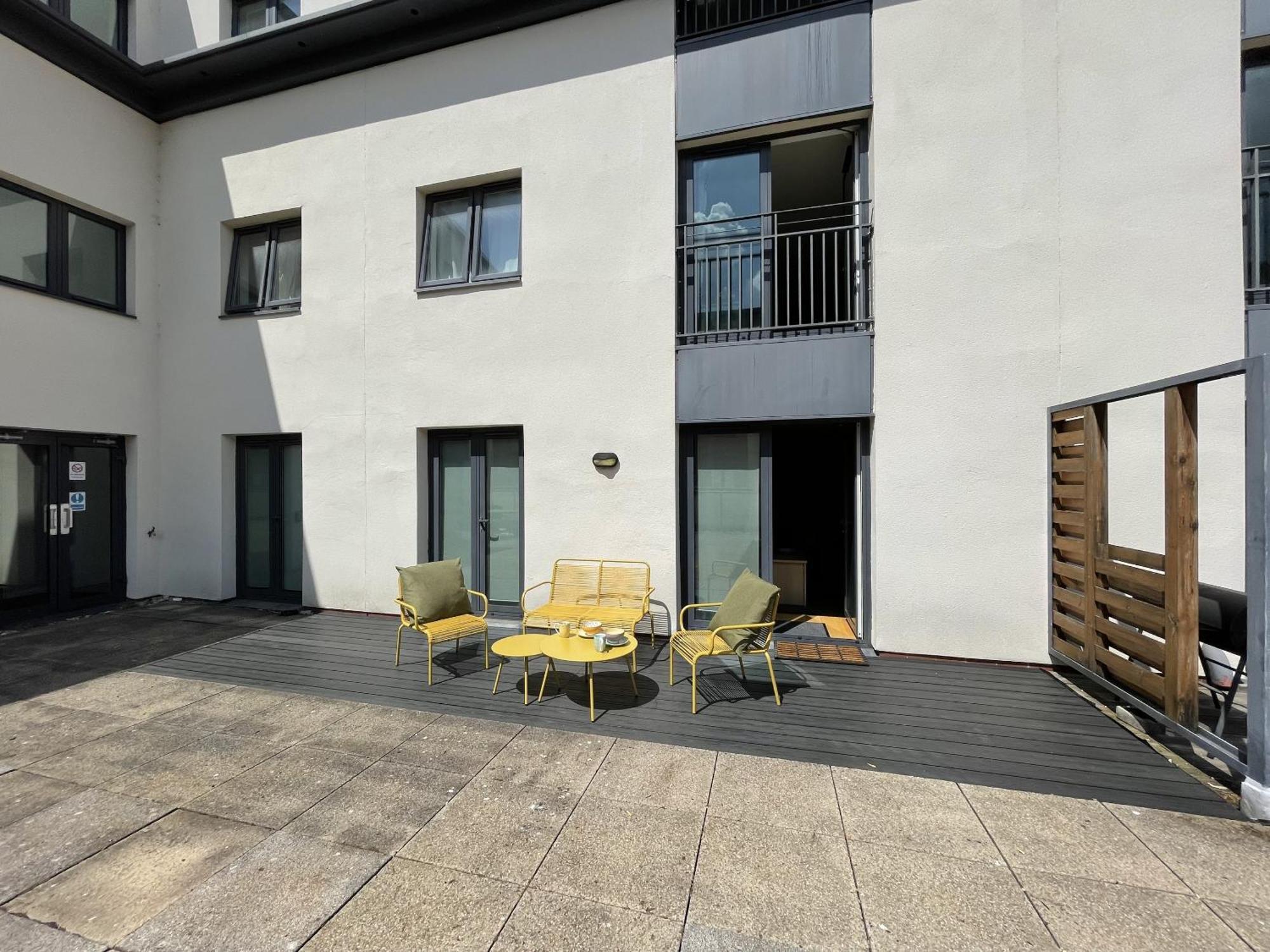 Stunning 2-Bed Town Centre Apartment - Hosted By Hutch Lifestyle Leamington Spa Dış mekan fotoğraf