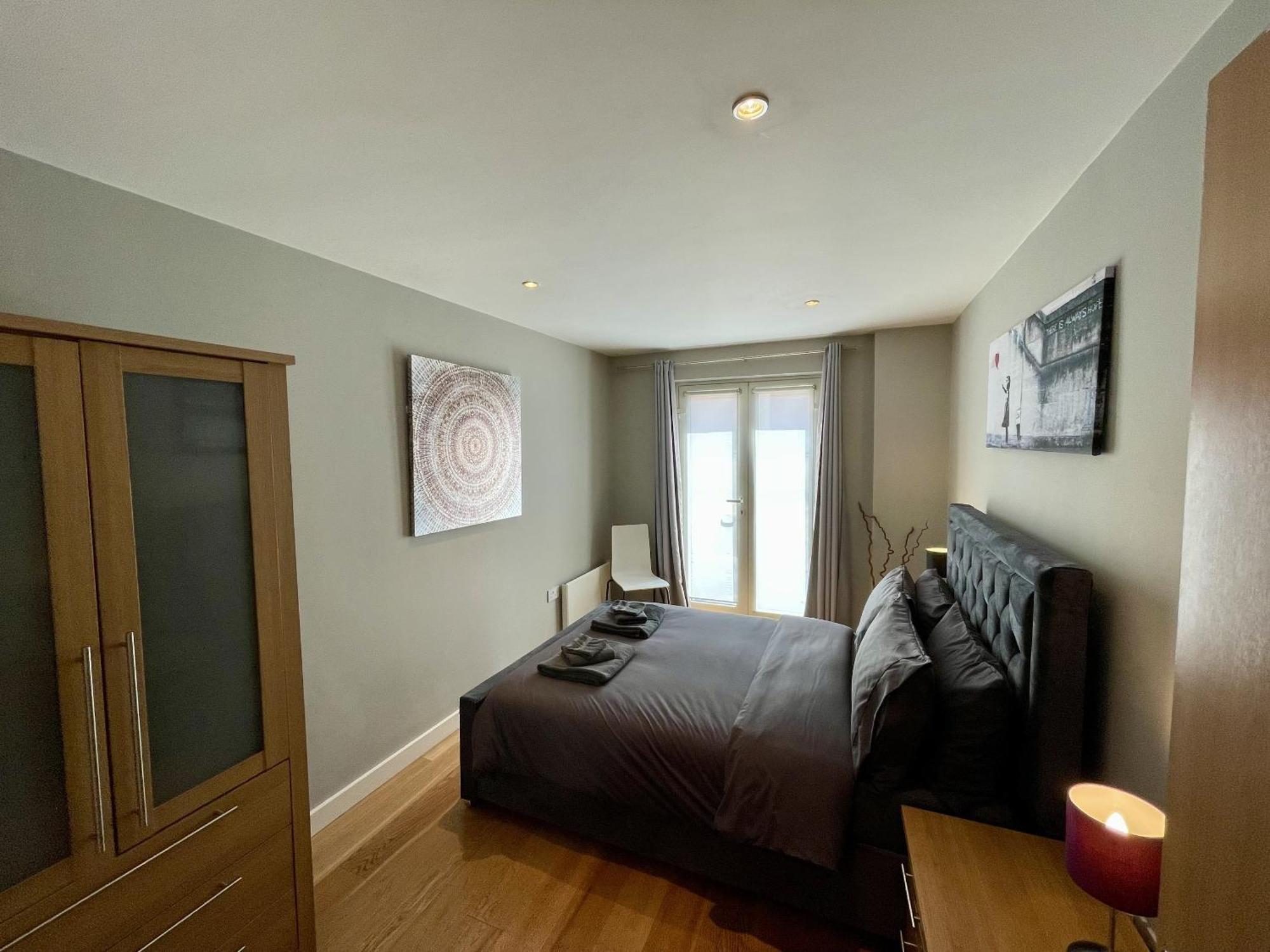Stunning 2-Bed Town Centre Apartment - Hosted By Hutch Lifestyle Leamington Spa Dış mekan fotoğraf
